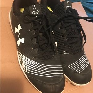 Women’s softball cleats